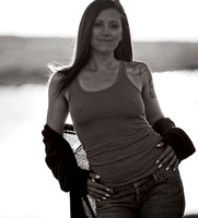 Cyn (24)0