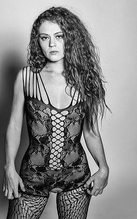 FAN-Allie-08367-BW-1