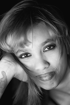 Kat-06906-BW-