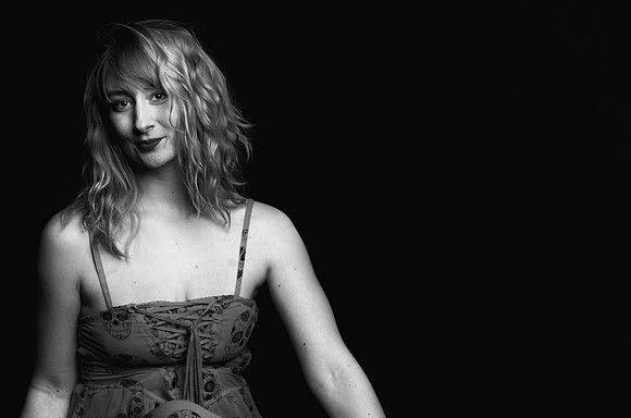 Amanda-07751-BW-