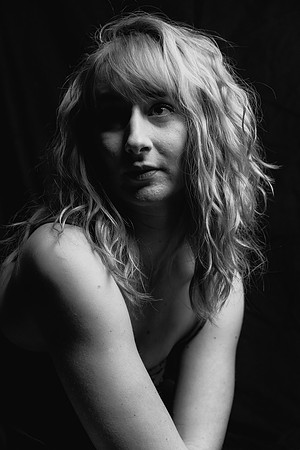 Amanda-07744-BW-