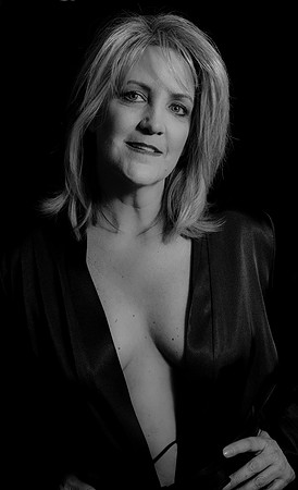 Stephanie-BW-08612-2